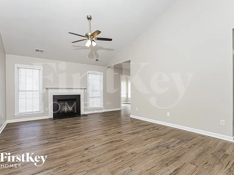 5902 Black Willow Dr — Photo 2