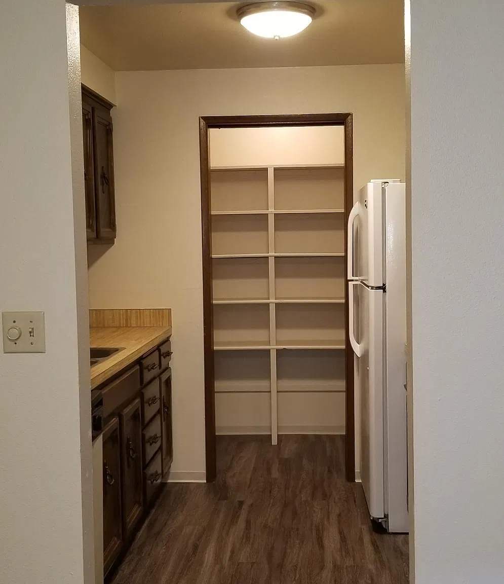 2 bed, 1000 sqft, $1,800 — Photo 4