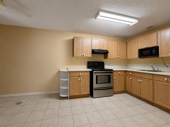 4th image of 3915 N 29a Ave SE