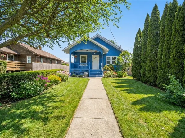 247 Highwood Ave, Highwood, IL 60040