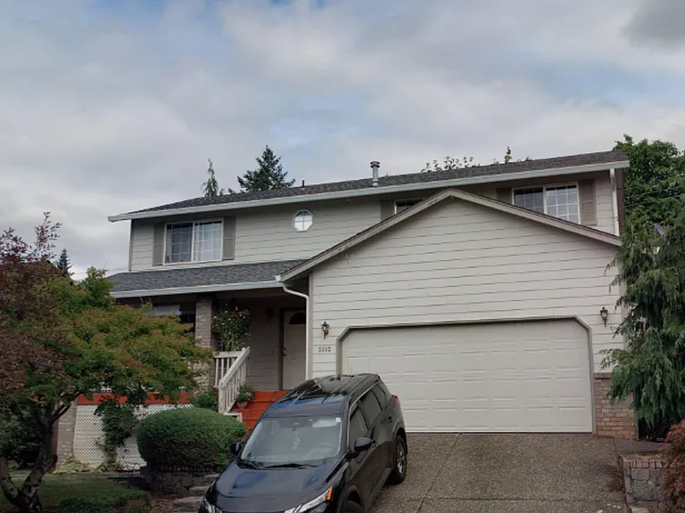 3803 SE Sunrise Dr — Photo 1