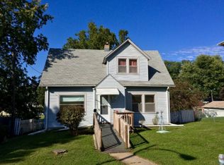 6026 Birch St, Omaha, NE 68104