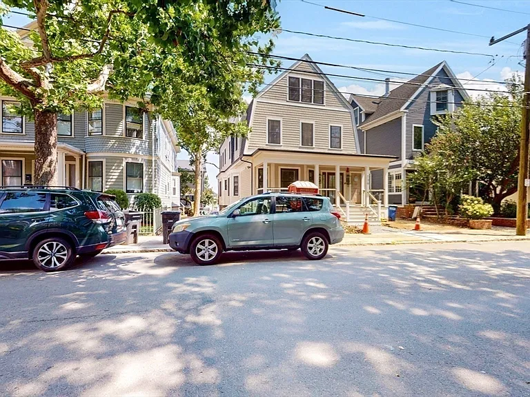 139 Sycamore St #B — Photo 20