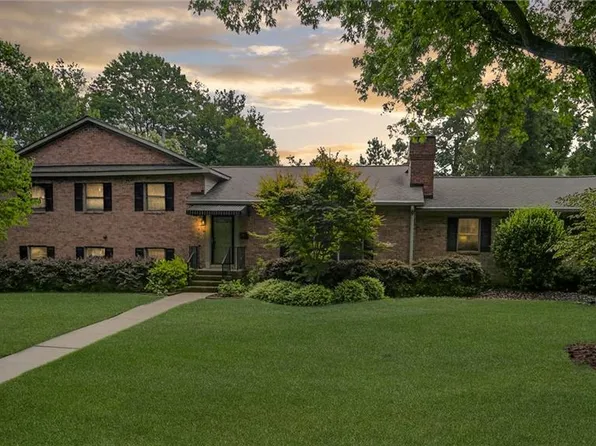 2728 Bedford St, Burlington, NC 27215