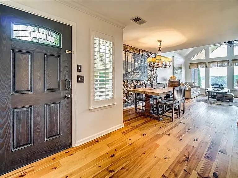 213 Lakeside Dr — Photo 6
