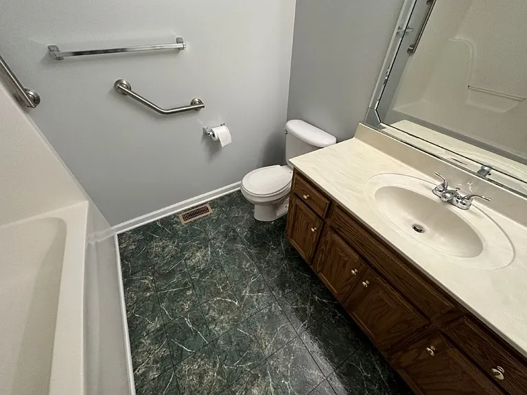 108 Roberts Dr — Photo 12