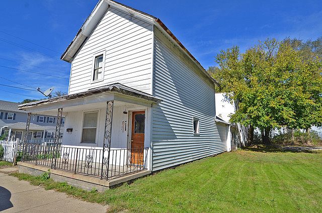 2nd image of 145 Young St