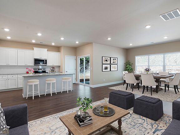 4th image of 302 Cloisters Ct
