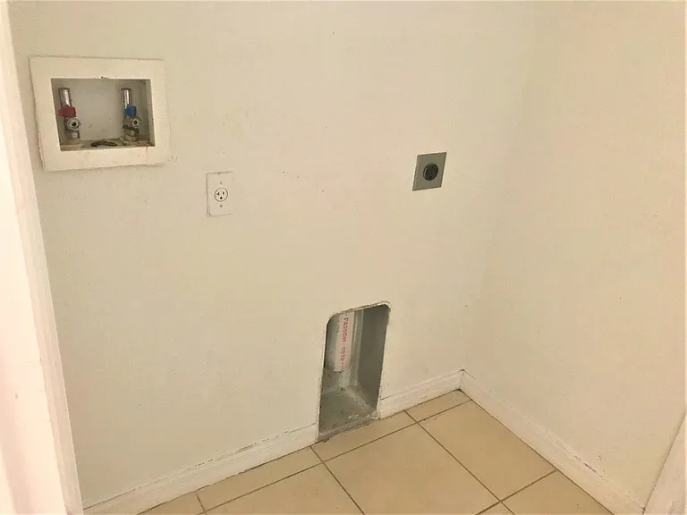 3480 Hawkin Dr — Photo 25