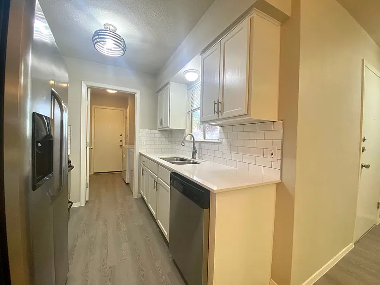 6400 Brookside Dr — Photo 7