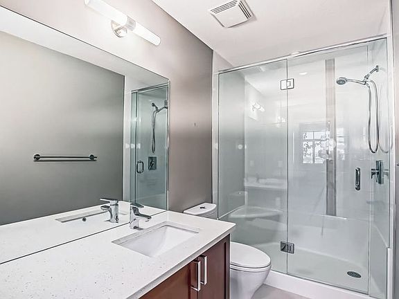 4th image of 16 Auburn Bay Line SE #210