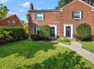 821 Neff Rd, Grosse Pointe, MI 48230