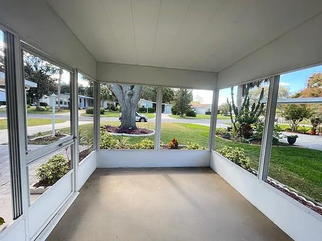 909 Orchid St — Photo 18