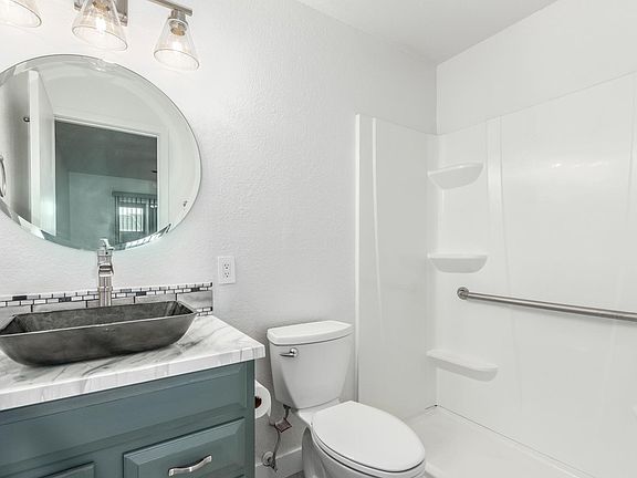 3rd image of 432 W Blackhawk Dr Unit 3