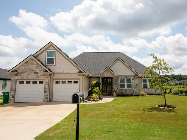 637 Berry Rd, Boiling Springs, SC 29316