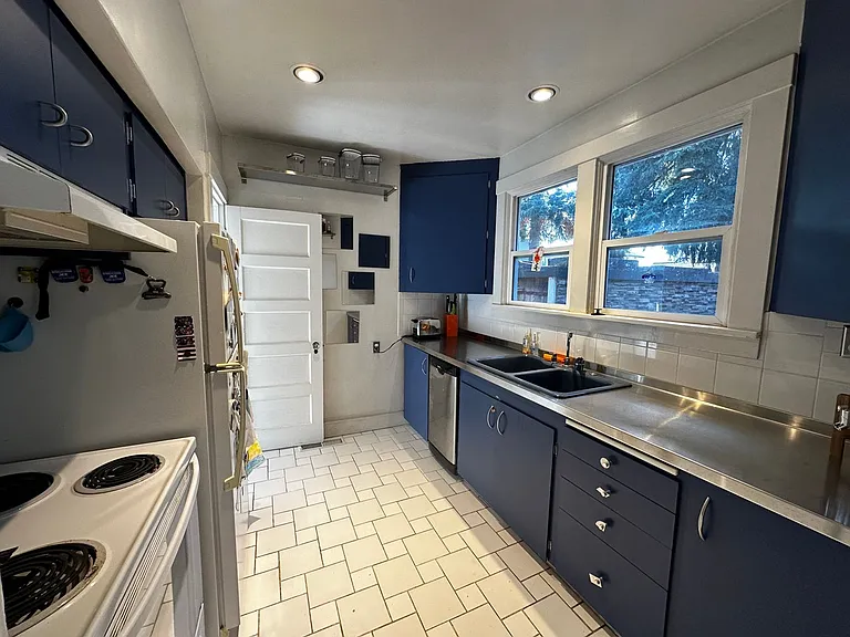 1514 SE Claybourne St — Photo 8