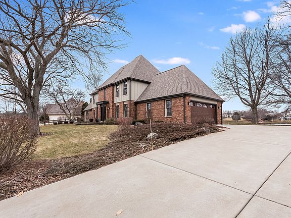 4th image of 14 Windwood Ct
