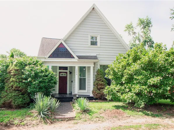 1020 Van Buren Ave, Charleston, IL 61920
