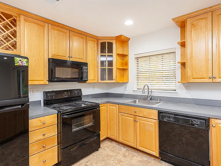 3334 Stone Heather Ct — Photo 40