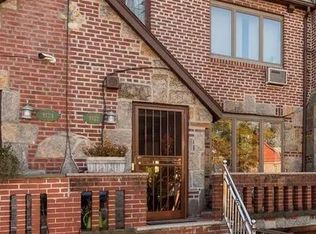 8122 77th Ave, Ridgewood, NY 11385