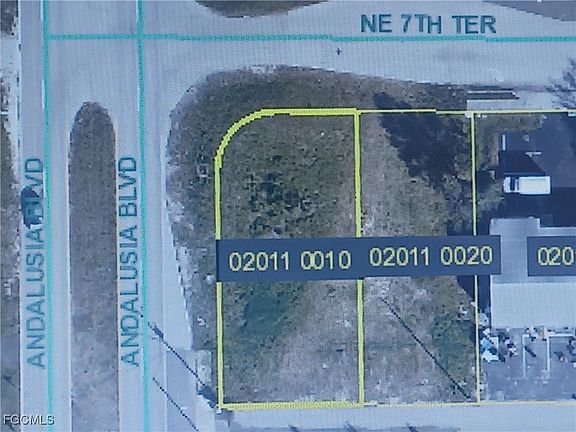 4th image of 802/806 NE 7th Ter