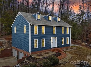 3132 Stoney Brook Dr, Lenoir, NC 28645