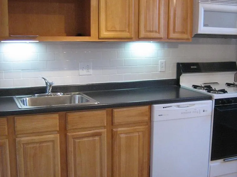 1302 Pine St #3R — Photo 3