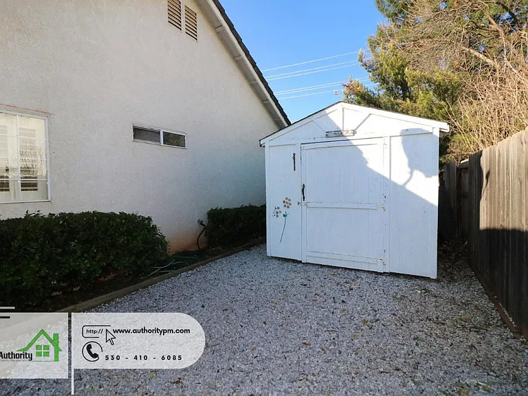 2378 Castlewood Dr — Photo 34