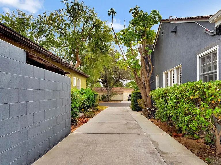 2545 Sycamore Dr — Photo 40