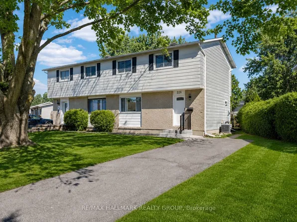 226 Old Colony Rd, Ottawa, ON K2L 1M7