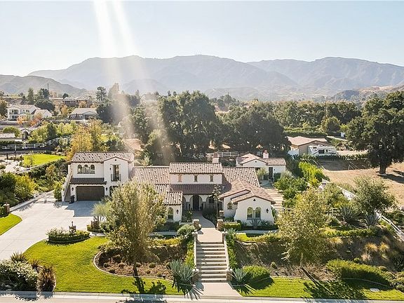3rd image of 27003 Cotswold Dr
