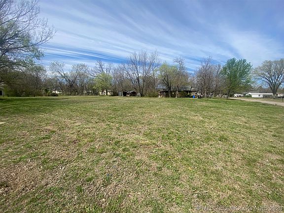 923 S Choctaw Ave, Bartlesville, OK 74003 | MLS #2313105 | Zillow