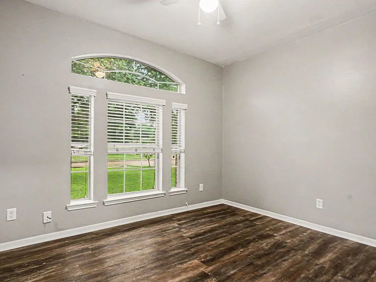 8410 Piping Rock St — Photo 12