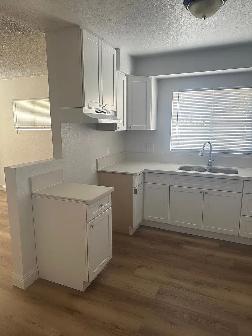 6808-6812 Main Street — Photo 3