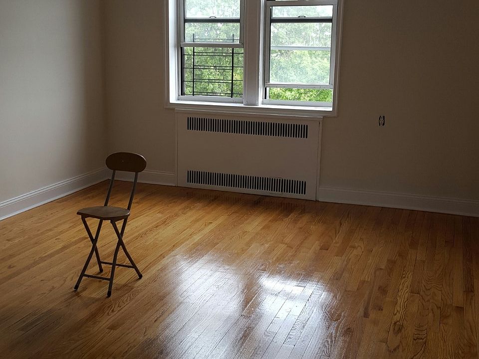 1st image of 1680 E 22nd St APT 506