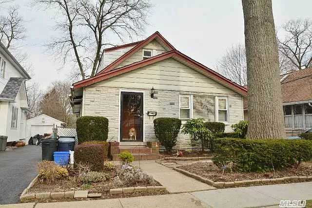 2153 Walnut St photo 1