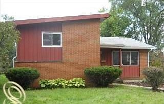1st image of 322 1st Ave
