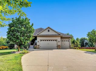 1920 Kettle Creek Dr, De Pere, WI 54115