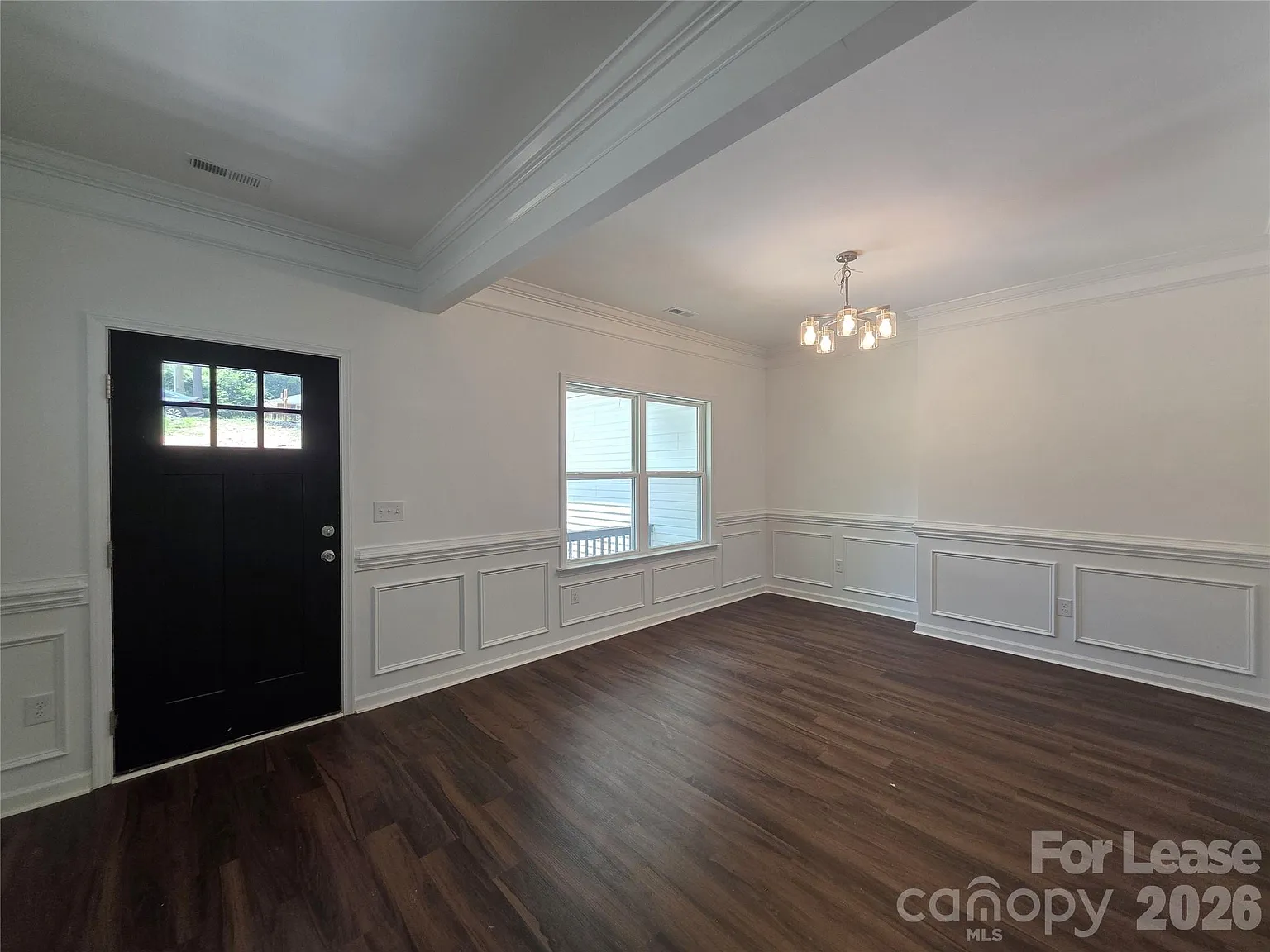 5 bed, 3.0 bath, $3,500 — Photo 3