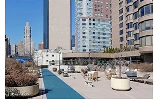 Rented by Douglas Elliman | media 27