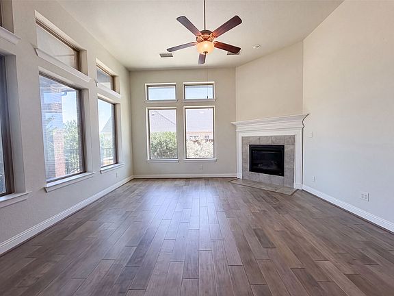 3rd image of 1901 Crested Ridge Rd