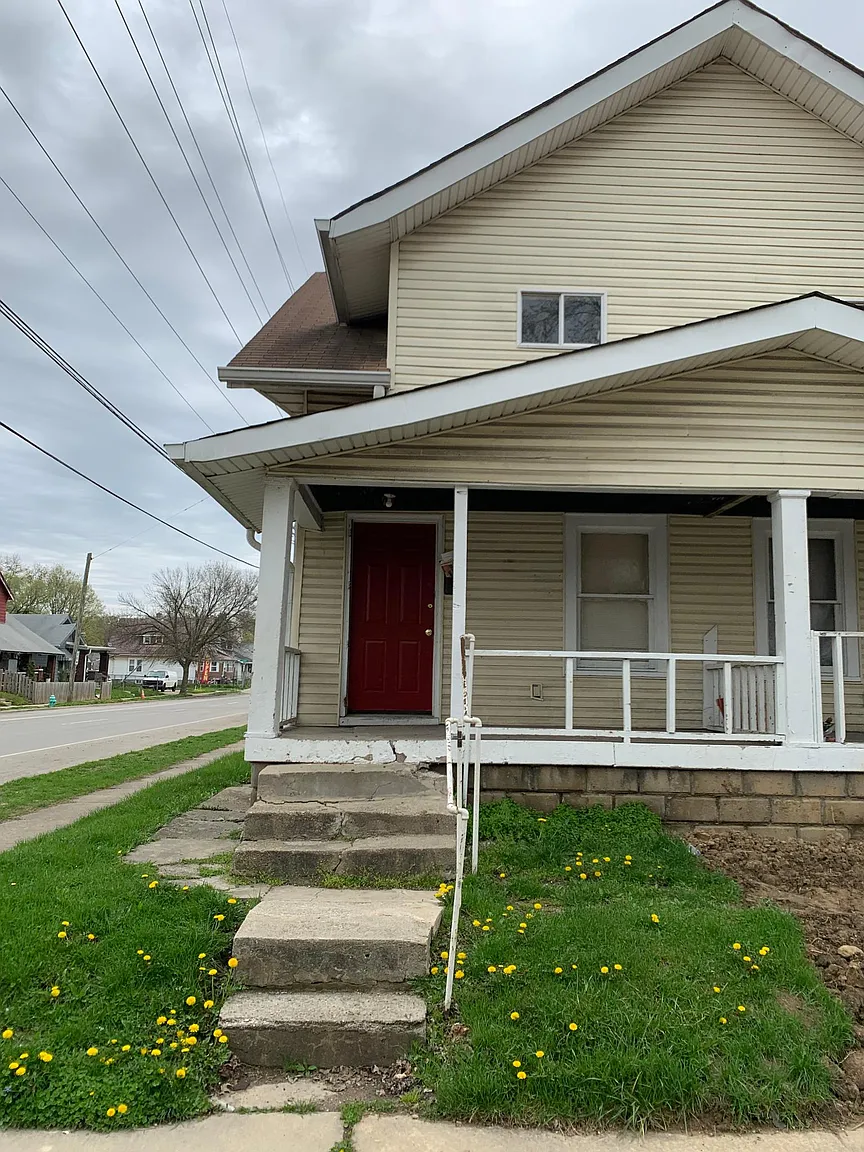 443 N Bradley Ave photo 1