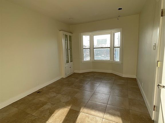 2nd image of 1522 S Bronson Ave