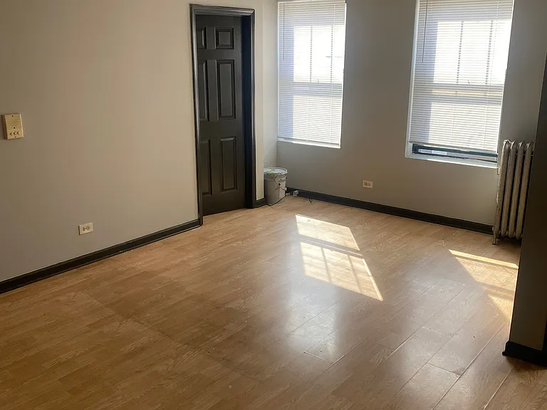 7254 S Jeffery Blvd #200 — Photo 4