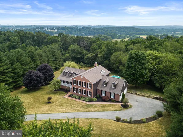 805 View West Dr, Westminster, MD 21158