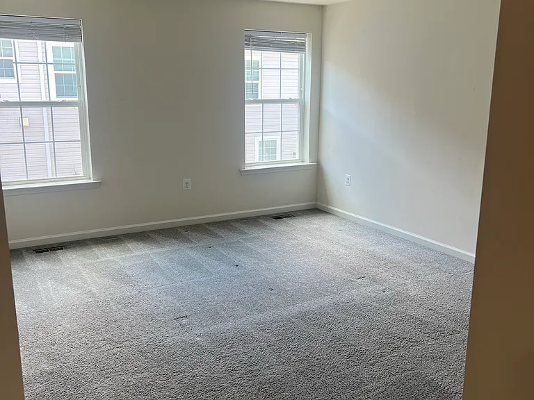 5331 Greenwich Cir — Photo 2
