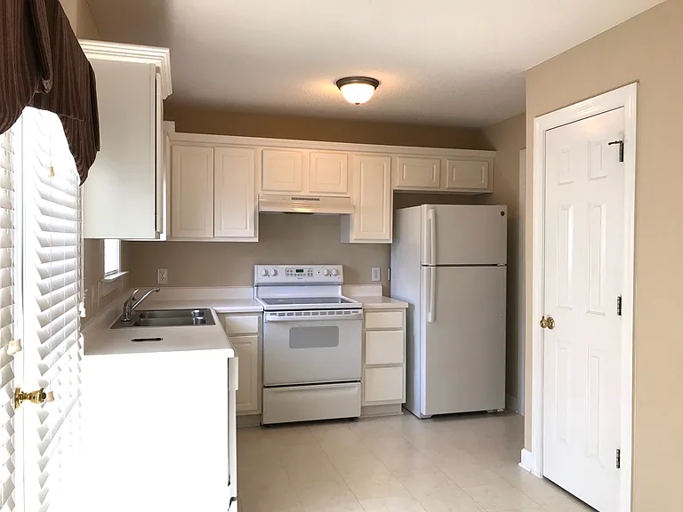 1615 Stroll Cir — Photo 2