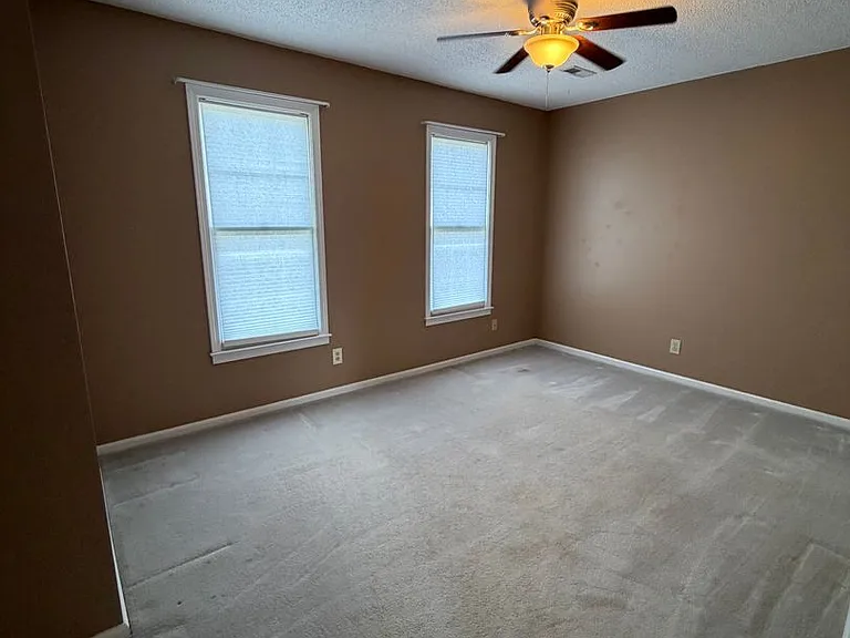 2076 Howlong Ave — Photo 20