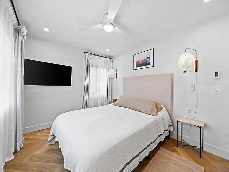 7374 Bishops Ln — Photo 24
