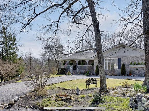 2nd image of 219 Rainbow Dr